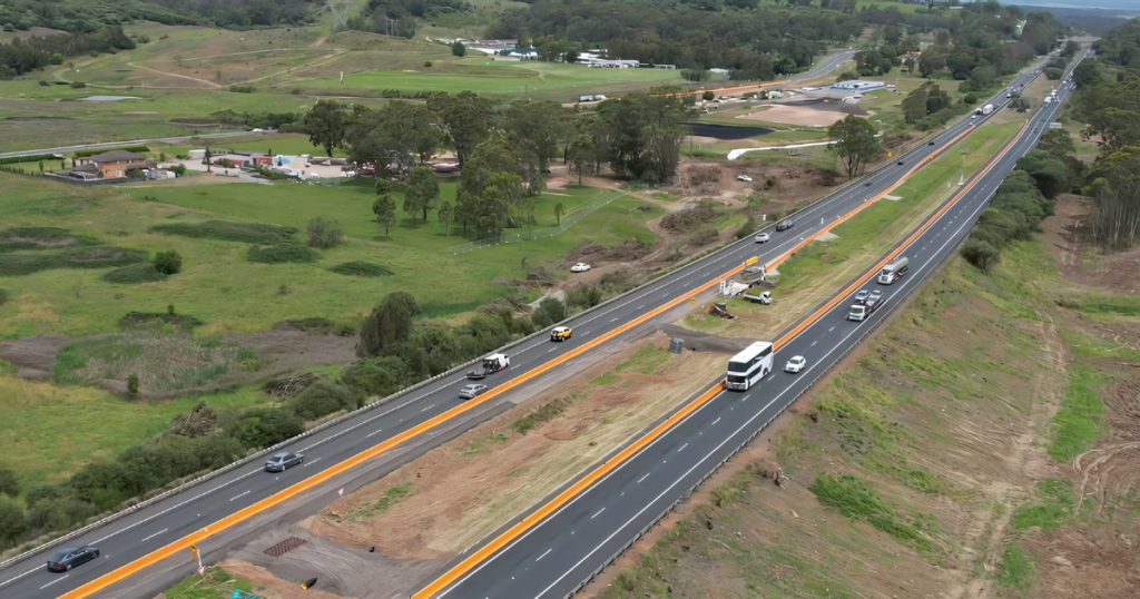 A soon to be four-lane road from Spring Farm Parkway Stage 1 connecting Menangle Road to the Hume Motorway.