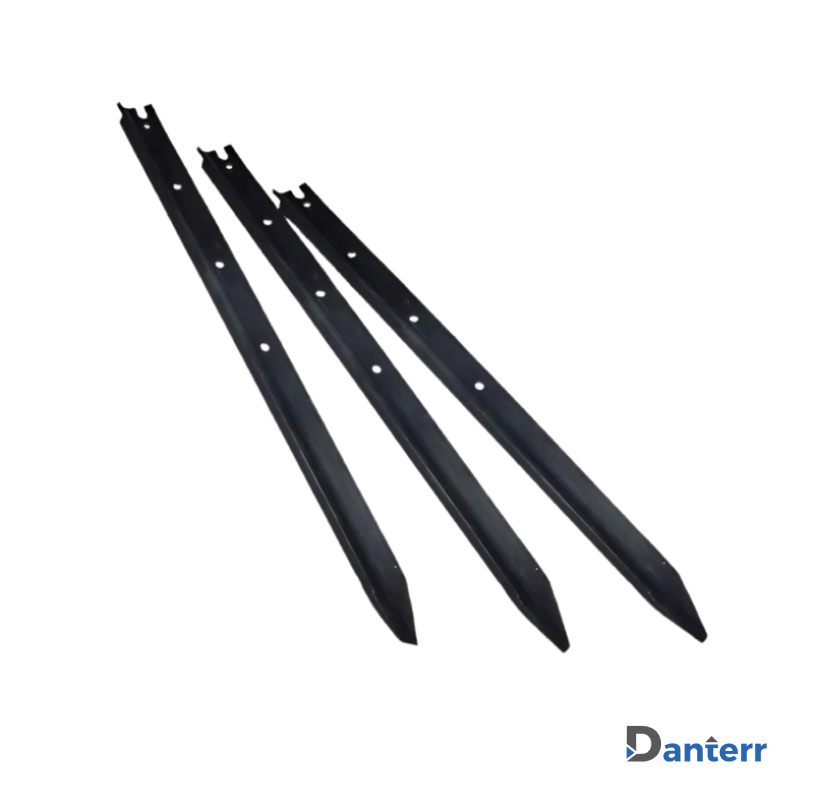 Star Pickets – Durable, weather-resistant steel posts for fencing and construction site marking.